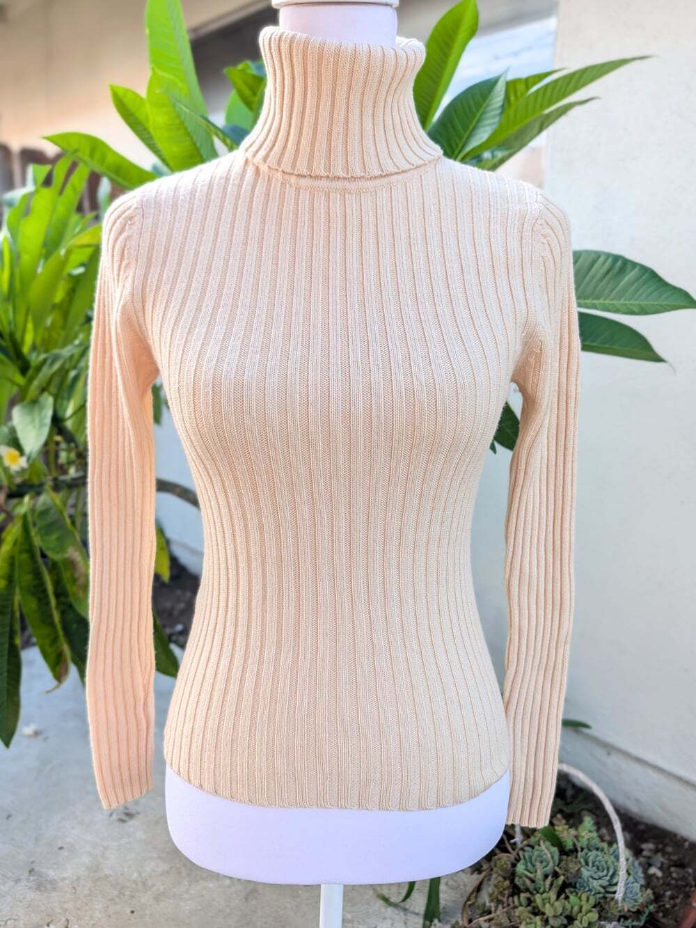 Marilyn Anselm for Hobbs cream turtleneck 100 merino wool size 10 VGUC